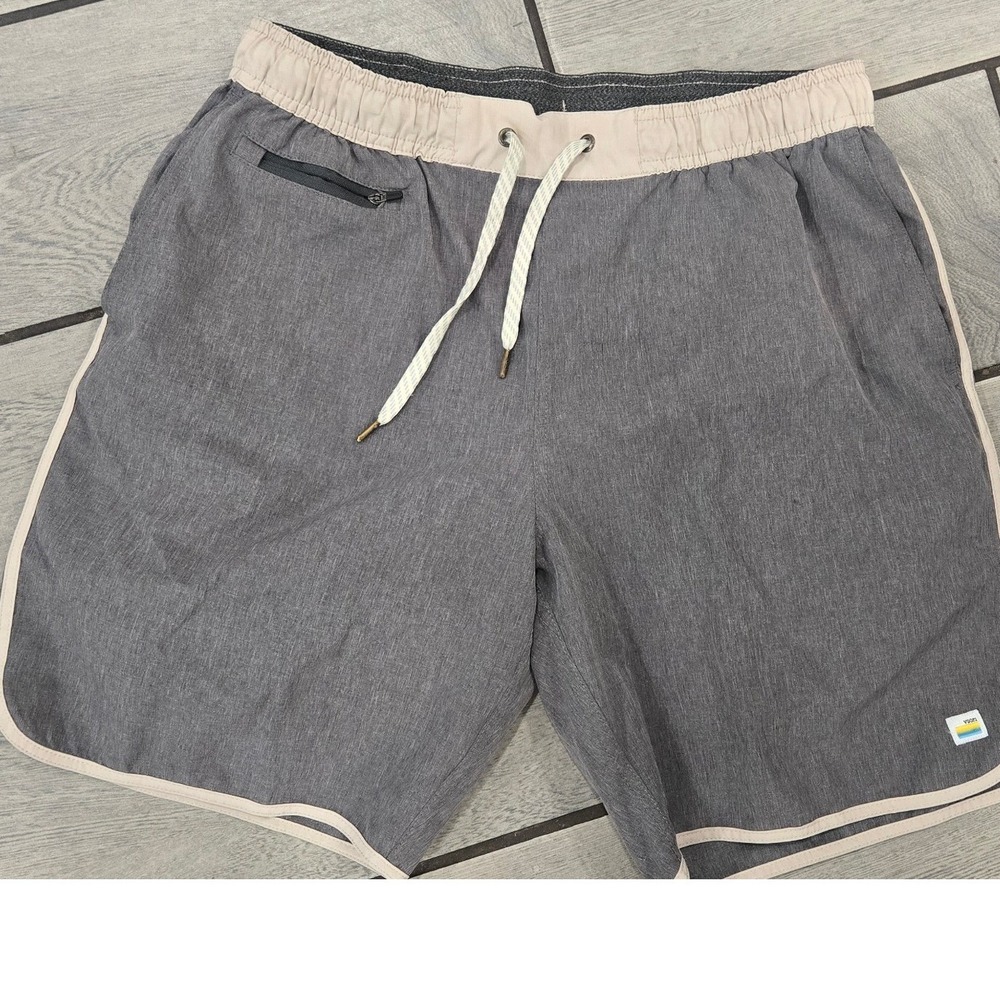Vuori Banks Shorts Mens Large Gray Charcoal Performance Athletic Board Shorts L